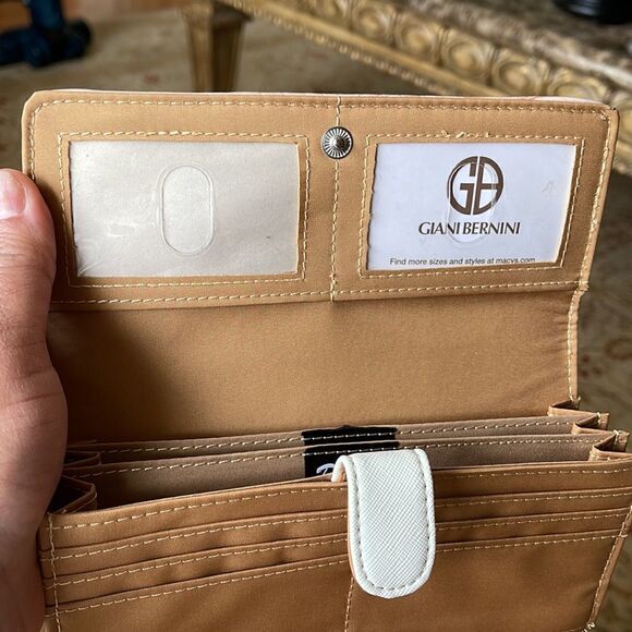 Giani
Bernini large wallet off white/cream - Picture 9 of 13